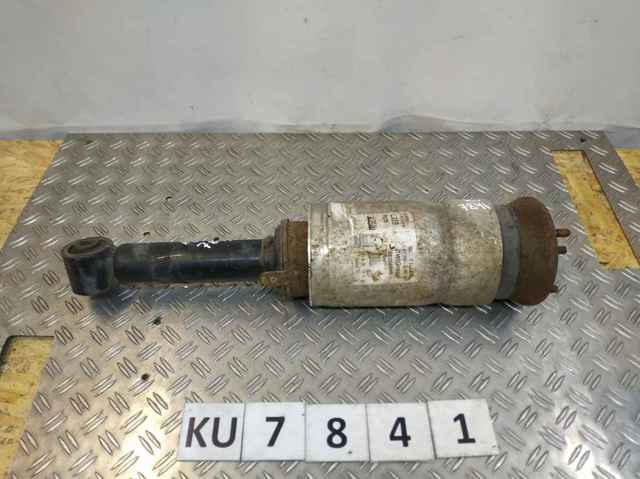 Стойка амортизатора передняя AH2218B036AA LAND ROVER