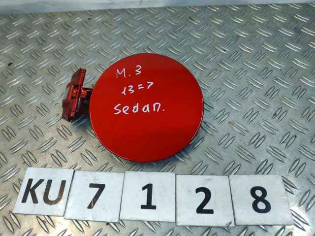 Лючок (дверцята) бензобака B45A42410 MAZDA