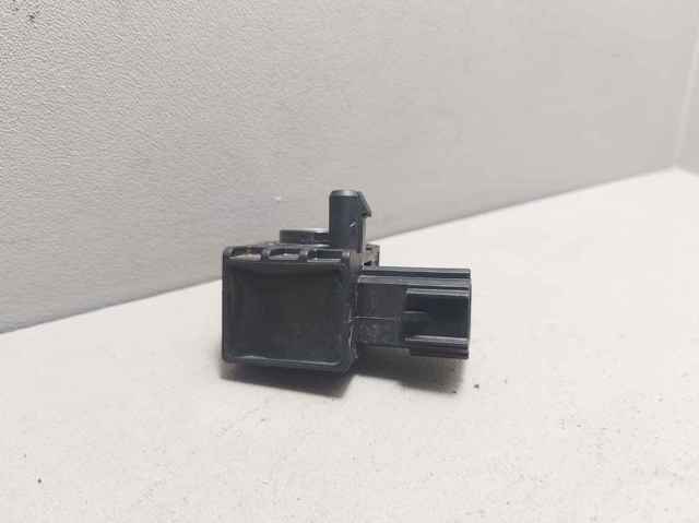 Датчик Ейрбег передній BJ3214B006AA LAND ROVER