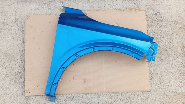 Переднє праве крило F31006UAMA NISSAN