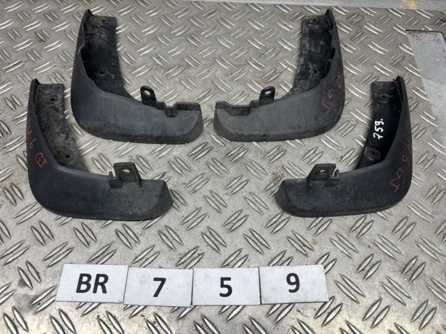Бризговики з кріпленням GHK1V3460 MAZDA
