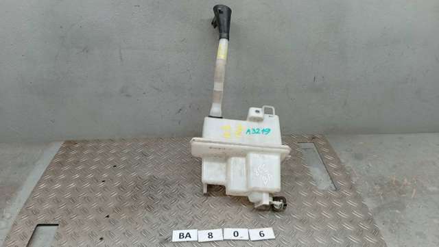 Бачок омивача лобового скла GJR967481 MAZDA
