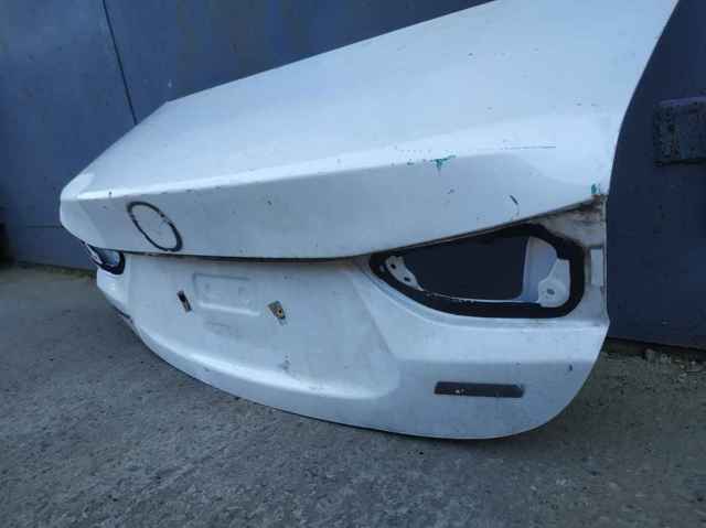 Кришка багажника кузова GJY15261X MAZDA