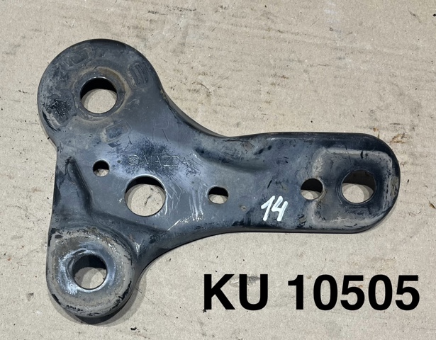 Кронштейн передньої балки GS1D34611 MAZDA