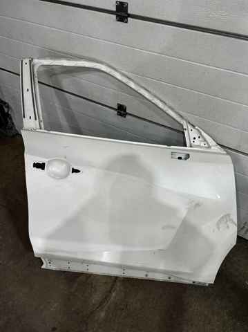 Пасажирські передні двері H01006PAMC NISSAN
