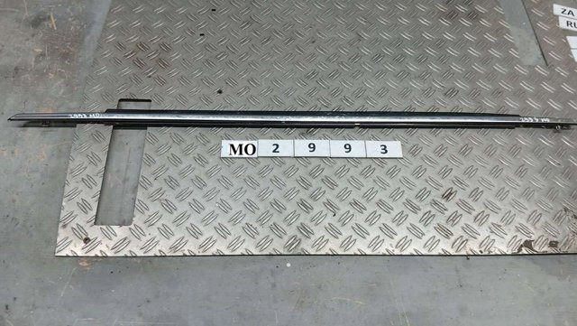 Молдинг передньої лівої двері KB7W50650C MAZDA