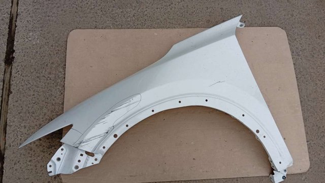 Бічна частина передня ліва KB7W52211 MAZDA