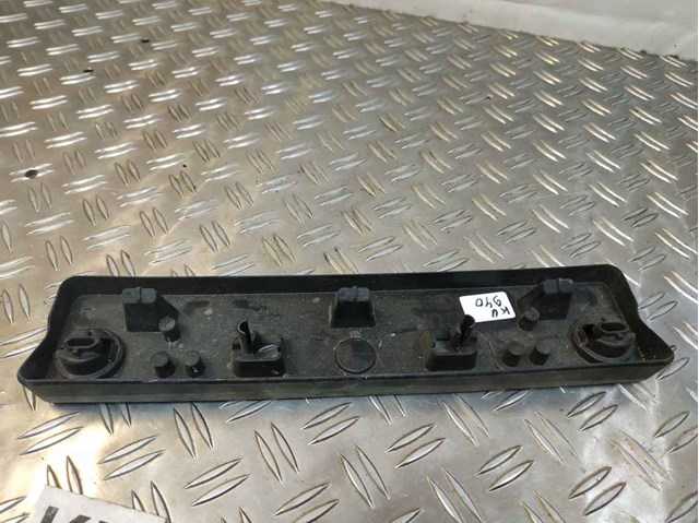 Кріплення переднього номера автомобіля KB9M50171 MAZDA