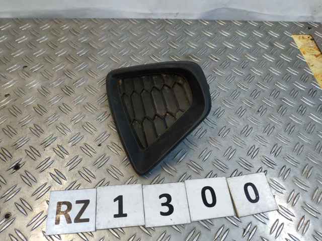 Заглушка, решітка протитуманних фар бампера переднього, ліва KD4550C21 MAZDA