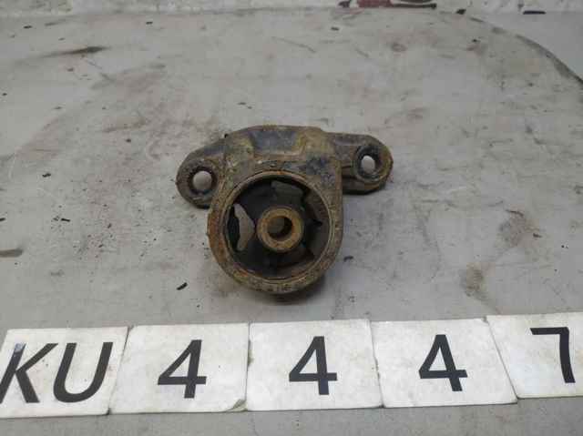 Траверса заднього редуктора, права L2142868XA MAZDA