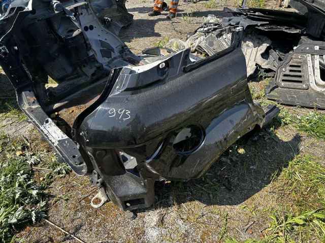 Крило заднє праве LR054608 LAND ROVER
