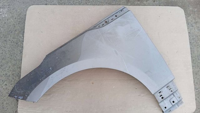 Ліве переднє крило LR091699 LAND ROVER