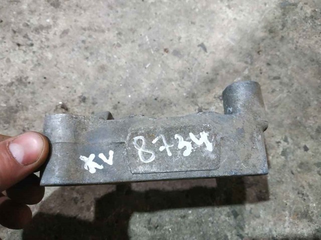 Права опора двигуна MN184372 MITSUBISHI
