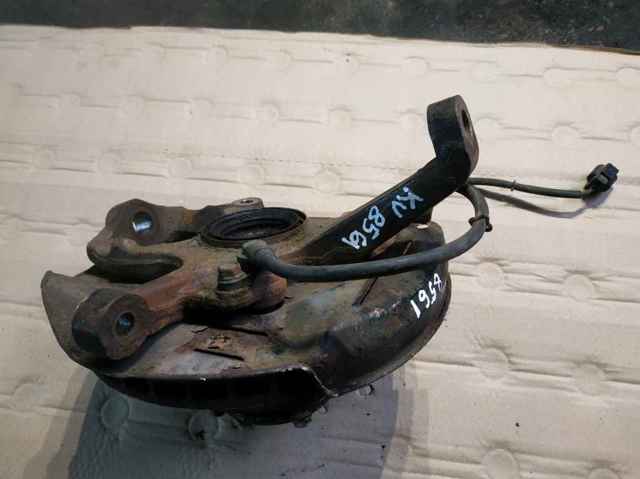 Цапфа поворотна ліва MR113892 MITSUBISHI