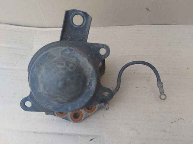 Права подушка мотора MR594373 MITSUBISHI