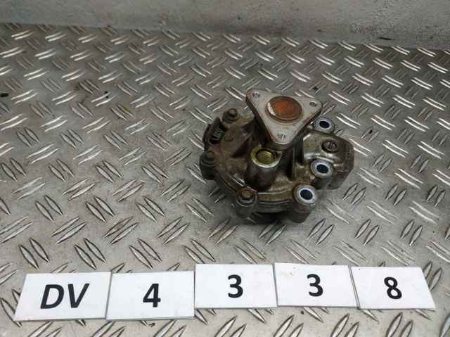 Помпа водяна, (насос) охолодження PE0115010B MAZDA