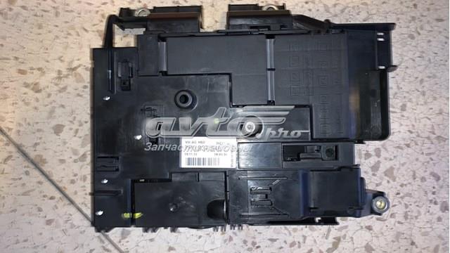 Блок запобіжників задній, салонний 7P0937548F VAG