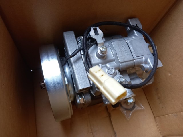 Компресор кліматичної установки GJ6F61K00B MAZDA
