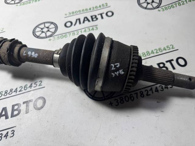 Привід передній правий 39100AV611 NISSAN