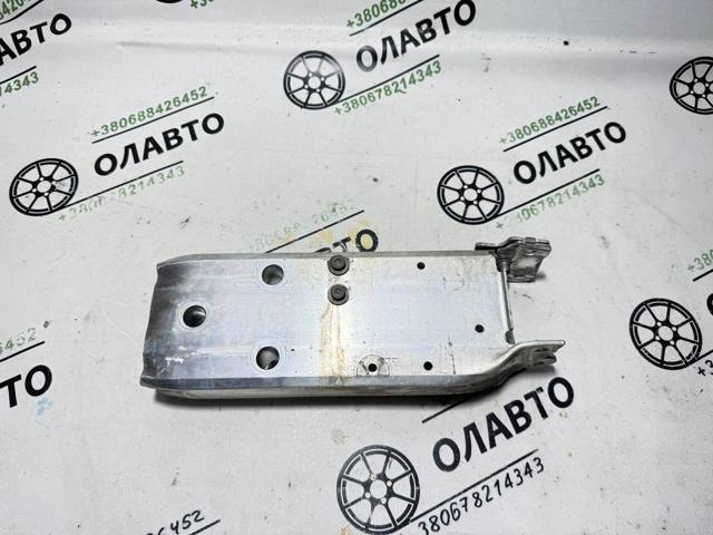 Кронштейн підсилювача переднього бампера 51117266192 BMW