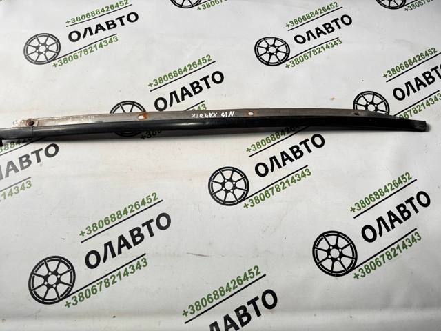 Молдинг лобового скла, правий 727600N000 NISSAN