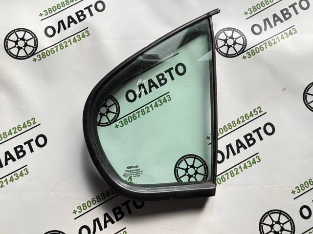 Задня кватирка права 822622F000 NISSAN