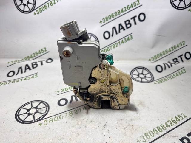 Замок задньої дверї, правої 825029F511 NISSAN