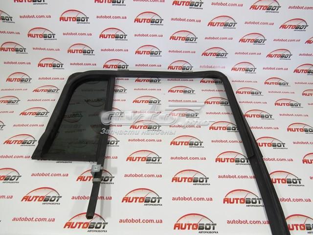 Куточок задніх лівих дверей 05067773AA CHRYSLER