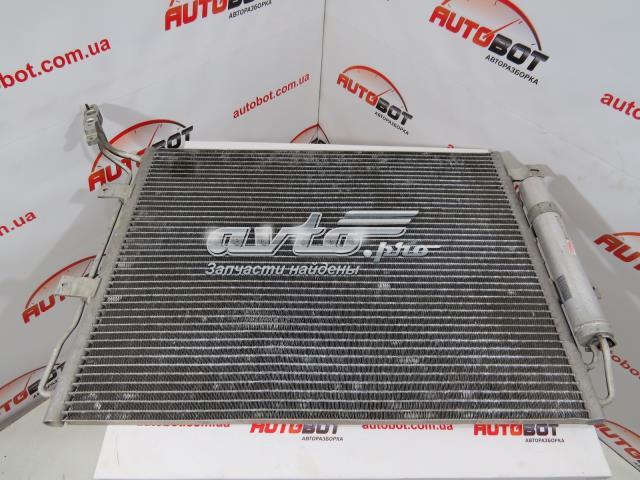 Радіатор охолодження кондиціонера LR018405 LAND ROVER