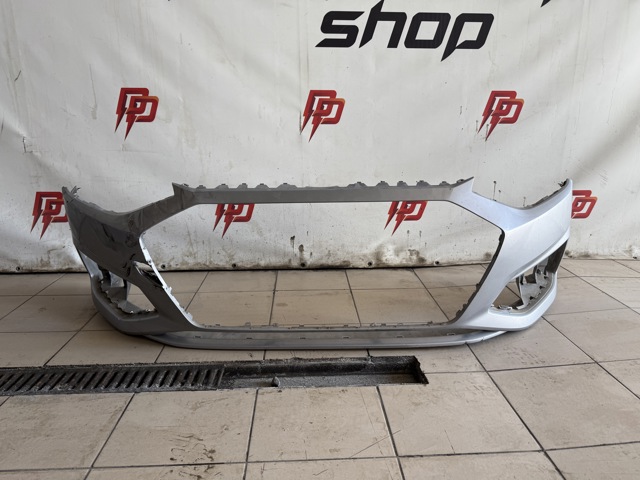 Бампер передній 8W0807065ASGRU VAG