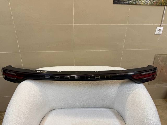 Ліхтар кришки багажника 9Y0945081Q PORSCHE