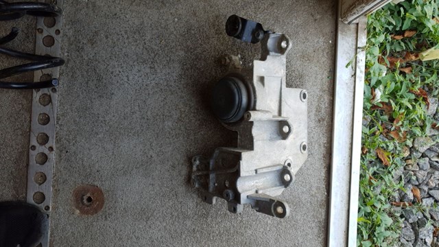 Подушка (опора) двигуна, ліва 11220JG31B NISSAN