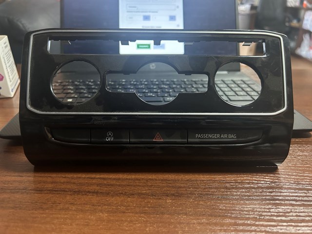 Блок кнопок центральної консолі 3CN927132A VAG