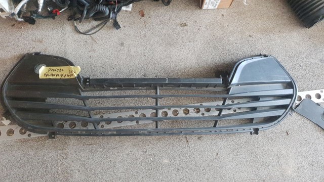 Решітка переднього бампера, нижня 865602V000 HYUNDAI