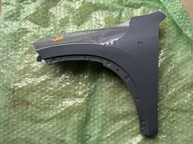 Ліве переднє крило 41355A5BFF1 BMW
