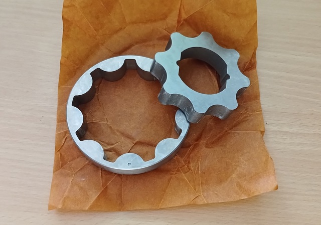 Помпа масляна 646093 GM