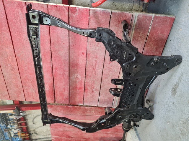 Підрамник передньої підвіски GHP93480XC MAZDA