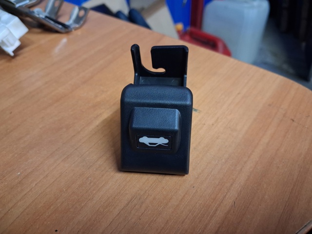 Ручка відкриття капота K3203 MAZDA