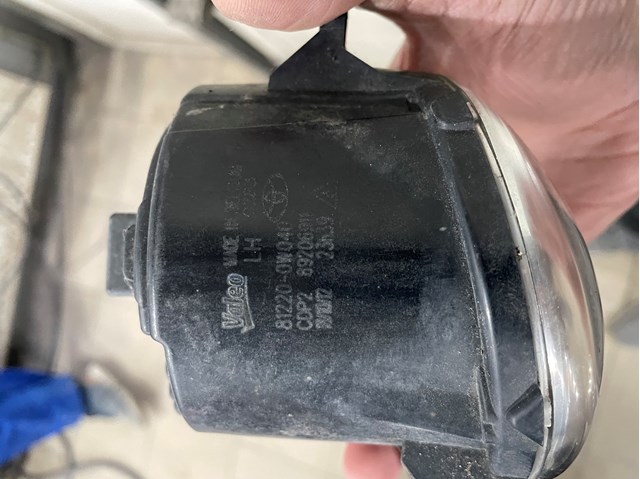 Протитуманка ліва 812200W040 TOYOTA