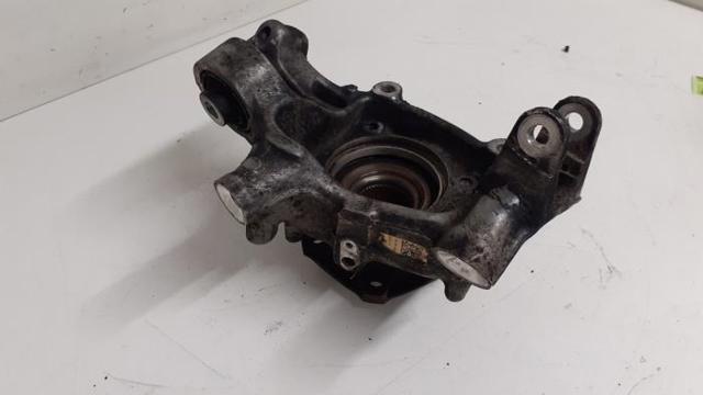 Цапфа поворотна права 4M0505432AE VAG