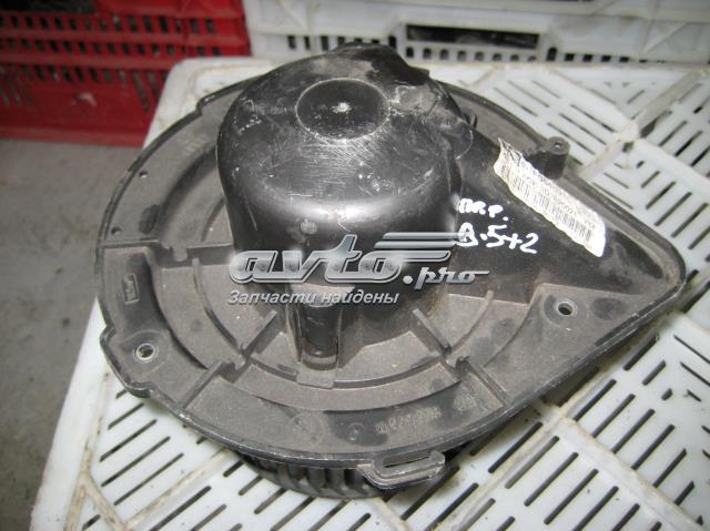 Моторчик пічки 8D2820021 VAG