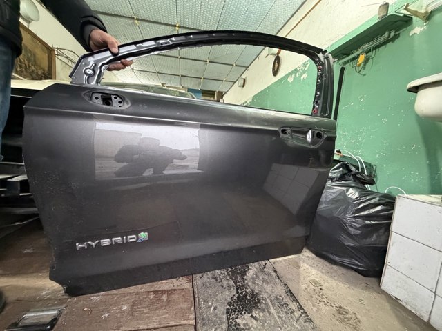 Водійські двері DS7Z5420125A FORD