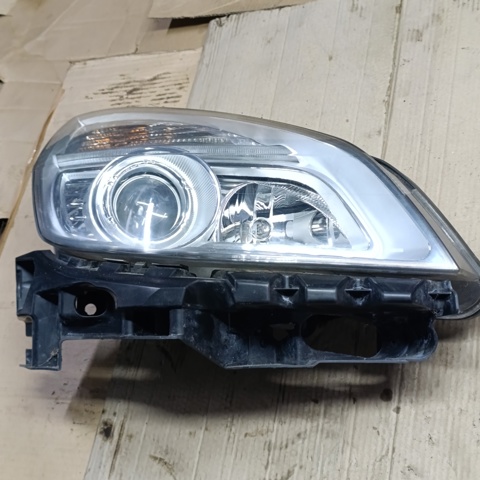 Фара передня права 260105359R RENAULT