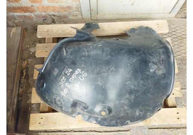 Підкрилок переднього крила, правий передній 8200136724 RENAULT