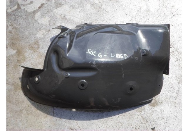 Підкрилок переднього крила, лівий задній 8200136725 RENAULT