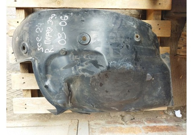 Підкрилок переднього крила, правий задній 8200136726 RENAULT