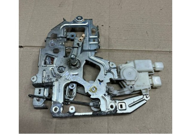 Замок задньої правої двостулкової двері 906123257R RENAULT