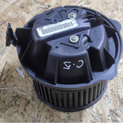 Мотор вентилятора печки (отопителя салона) F664529T