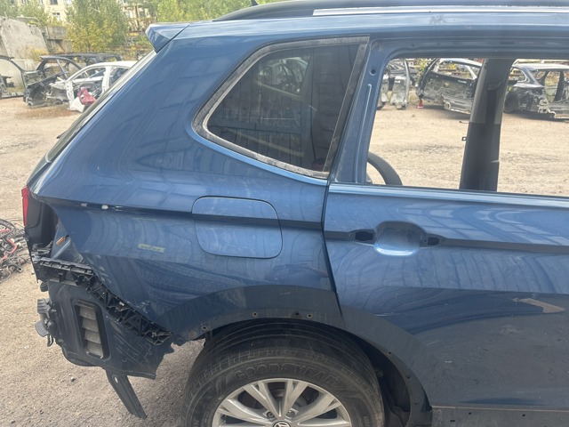 Бічна частина задні праві 5NL809844 VAG