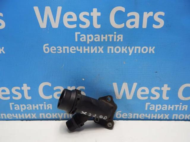 Водяний патрубок 11122247744 BMW